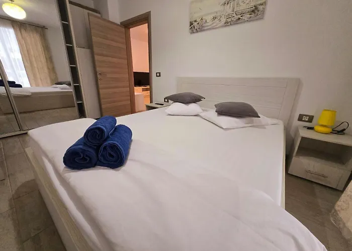 Large Family - Mamaia Nord And Pool Năvodari