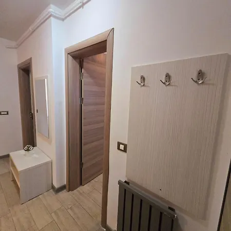 Large Family - Mamaia Nord And Pool Appartamento *