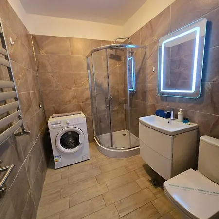 Large Family - Mamaia Nord And Pool Appartamento *