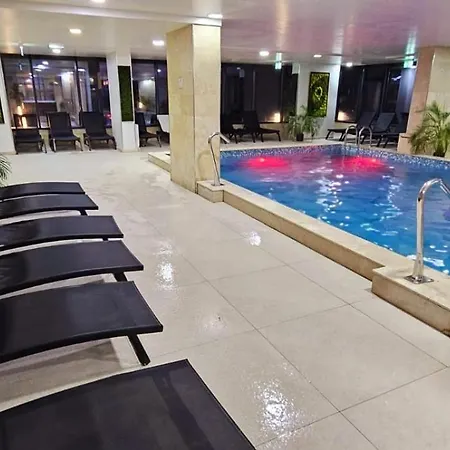 Large Family - Mamaia Nord And Pool Apartment *