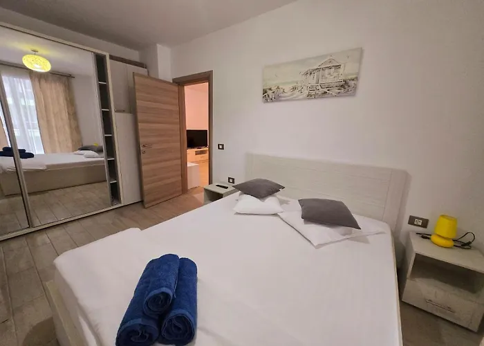 Large Family - Mamaia Nord And Pool Năvodari