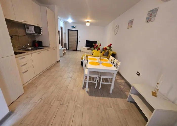 Large Family - Mamaia Nord And Pool *