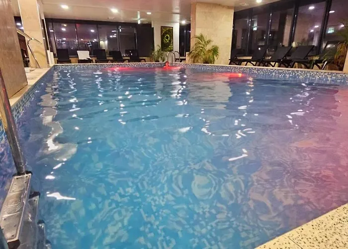 Large Family - Mamaia Nord And Pool Năvodari