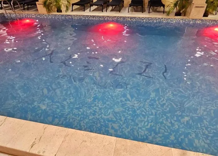 Large Family - Mamaia Nord And Pool Năvodari